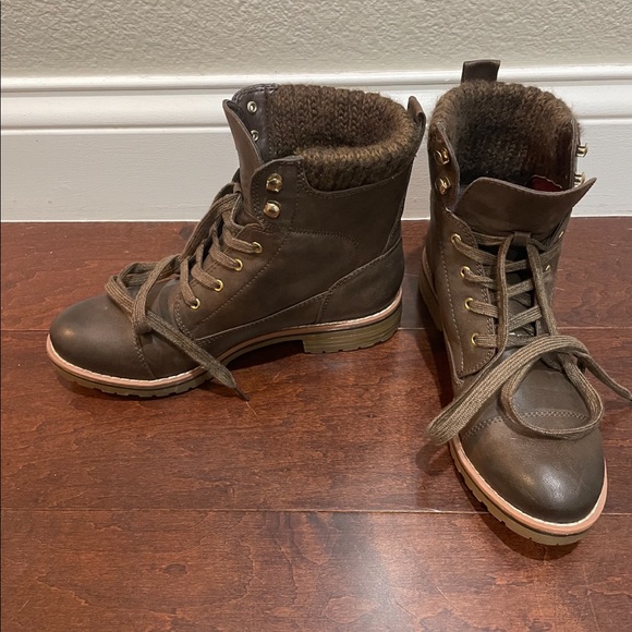 Tommy Hilfiger brown boots size 7.5 - Picture 3 of 5